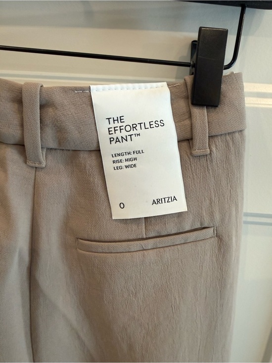 Aritzia Pants - NWT Aritzia Effortless Pant, Size 0 in Nomad Taupe